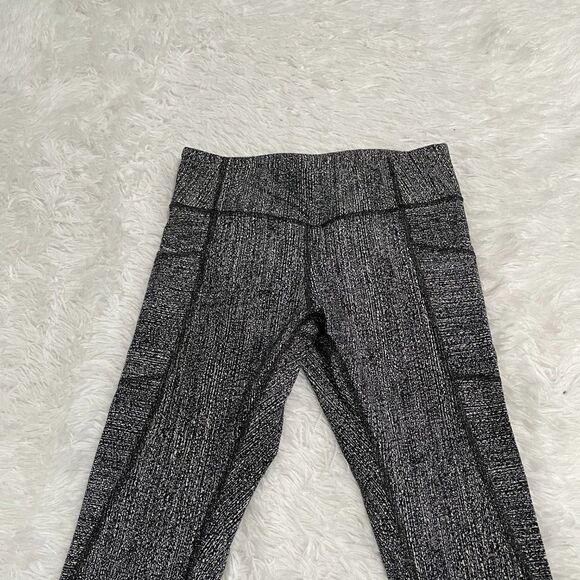 Women Lululemon Tight Stuff Tight II (25") Salt Alpine White Black Size 6 - Picture 7 of 12